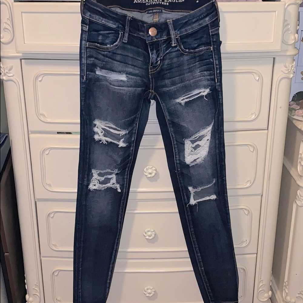 American Eagle Outfitters Women's Distressed Blue Jeans